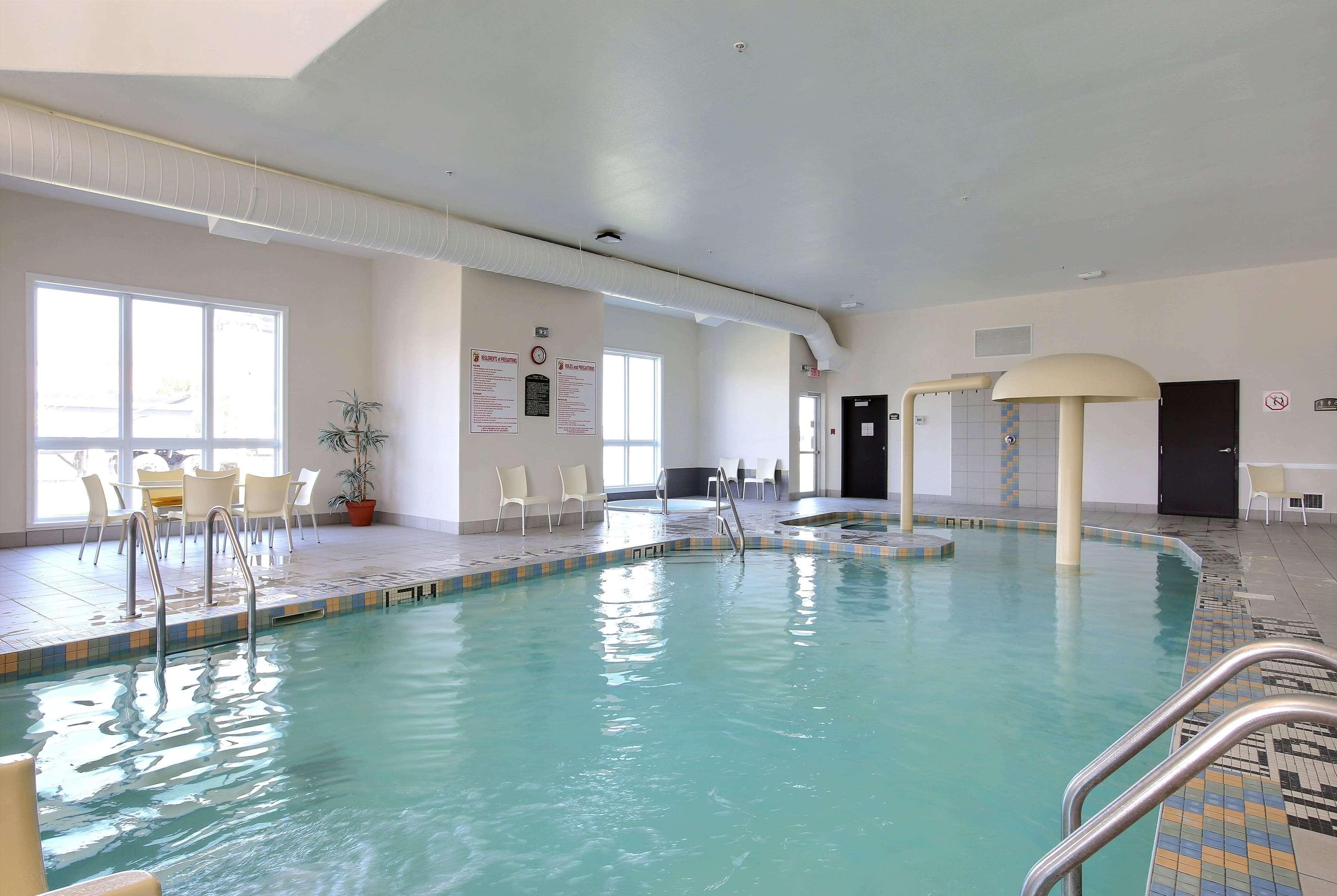 Super 8 By Wyndham Trois-Rivieres Hotel Luaran gambar