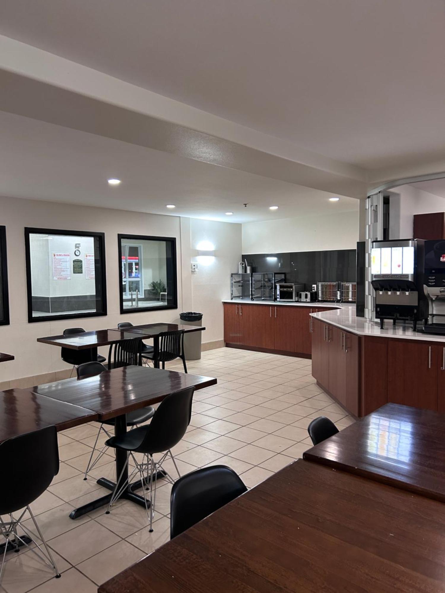 Super 8 By Wyndham Trois-Rivieres Hotel Luaran gambar